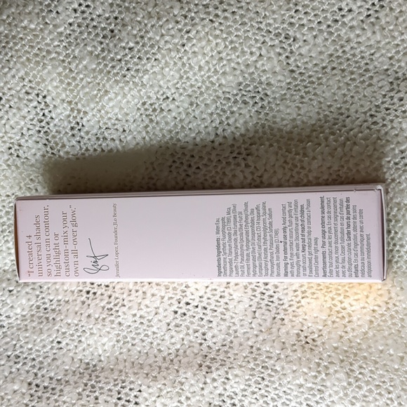 JLo Beauty that star filter complexion booster in Pink Champagne, 30ml/1.0fl oz - Picture 5 of 8